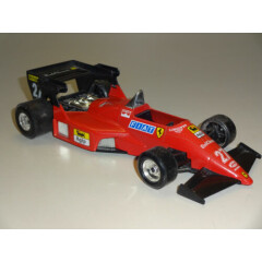 bburago Ferrari Formel 1 126 C4, 1:24 etwa 1992 , Mansell Nr 27, unbespielt