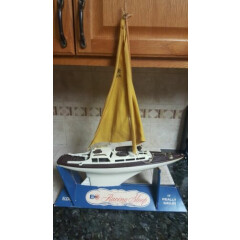 VTG 1960's Eldon Racing Sloop Boat Toy in Original Display sailing ship (White)