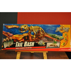 Hot Wheels Dino Tail Bash Trick Tracks - Car Included - NEW