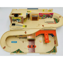 Vintage 1979 Mattel Hot Wheels City Sto & Go Fold-up Playset For Toy Car Track