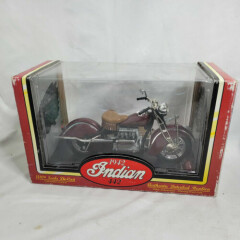 Tootsie Toy 1942 Indian 442 Burgundy Die Cast Motorcycle 1:10 w/ MATCHING Helmet