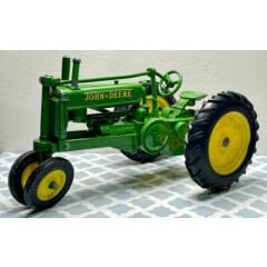  Ertl - John Deere Model A - Toy Tractor - 1/16 Scale - Damaged