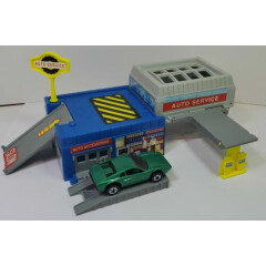 1993 Vintage Hot Wheels Sto and Go Auto Service Playset WITH 1977 Green Ferrari!