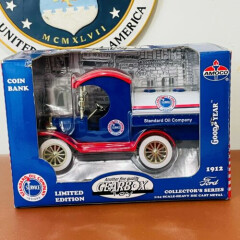 1998 Gearbox 1912 Ford AMOCO Standard Oil Co. Limited Edition Coin Bank 1:24 