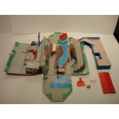 Vintage 1988 Galoob Micro Machines Super City Toolbox Playset Central Station