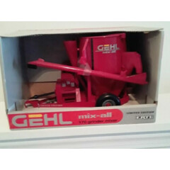 1998 Ertl Gehl Mix-all 170 Grinder Mixer 1/16 scale Limited Edition