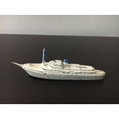 1940s Vintage Tootsietoy Cruiseliner Diecast Ship Boat #130 with Wheels