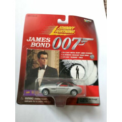 James Bond 007 "the world is not enough BMW Z8 - Johnny Lightning - BRAND NEW