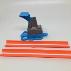 Hot Wheels Car Launcher Replacement Part & 2 Straight Track Pieces
