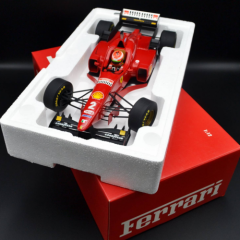 Minichamps Ferrari F310/2 1:12 Scale F1 Model E. Irvine 1996 Paul's 120 960022