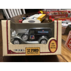 1932 Ford Panel Delivery Locking Coin Bank Country Pride Restaurant Vintage 1989