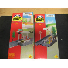 Lot Of 4 Tomica World Toll Booth Stop Lights Tracks And Bridge Girders New 