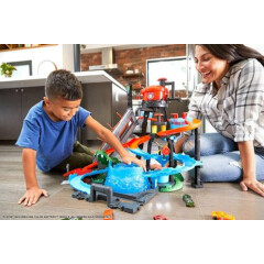 Hot Wheels Gift Set Race Track for Small Play Car Matchbox Ultimate Car Wash Pk