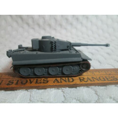 Model WWII German Tank? Weighted 1.4 Ounce 4.2" Long Overall 1/72 Scale #2 nr