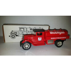 ERTL 1935 Sterling Magnolia Mobilgas Petroleum Tanker Toy Truck