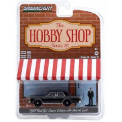 1:64 GreenLight *HOBBY SHOP 8* BLACK 1987 Ford Crown Victoria LTD w/FIGURE NIP