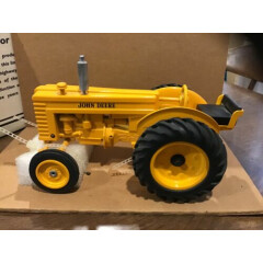 John Deere 1/16 scale MI die cast model tractor 