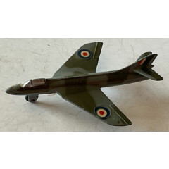  DINKY TOYS 736. HAWKER HUNTER . ORIGINAL MODEL IN EXCELLENT CONDITION. 