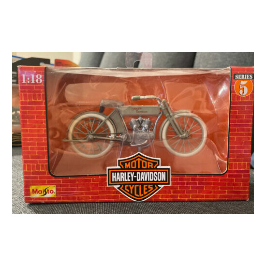 Maisto 1:18 Scale Harley Davidson Collectibles 1909 Twin 5D V-Twin Die Cast Bike {1}