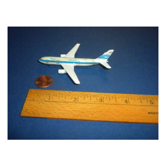 KUWAIT AIRBUS 335/795 COMMERCIAL AIRLINER Diecast Schabak Germany PLANE  {1}