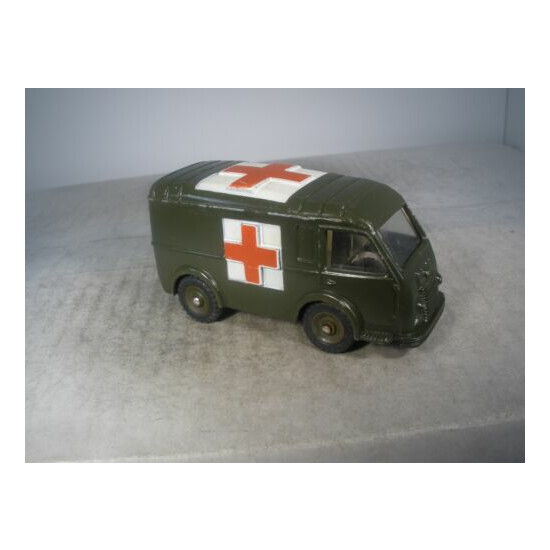 Dinky toy Militaire Renault Army Ambulance #80f BY FRENCH DINKY TOYS {1}