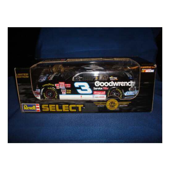 Dale Earnhardt Sr #3 Revell Select Goodwrench Service Plus Oreo 1:24 Scale New {1}