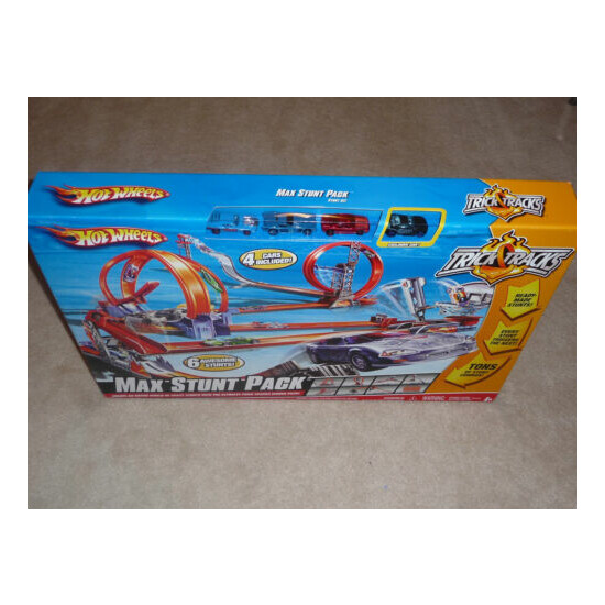 Mattel Hot Wheels RARE Trick Tracks Max Stunt Pack 6 Awesome Stunts 4 cars Huge {2}