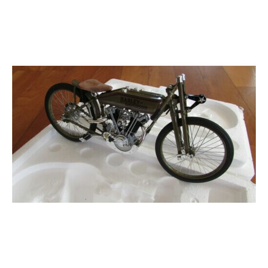 1927 Harley Davidson 8 valve motorcycle racer 1:10 Die Cast Metal 8 in. COA box {7}