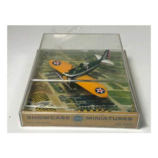 Vintage Showcase Miniatures 1:100 Scale Boeing P-26A in Plastic Display Case  {1}