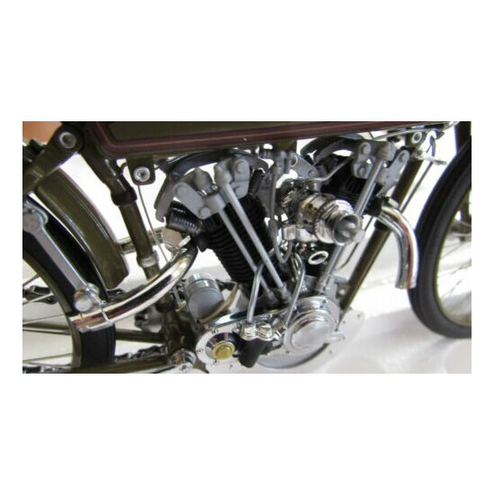1927 Harley Davidson 8 valve motorcycle racer 1:10 Die Cast Metal 8 in. COA box {8}