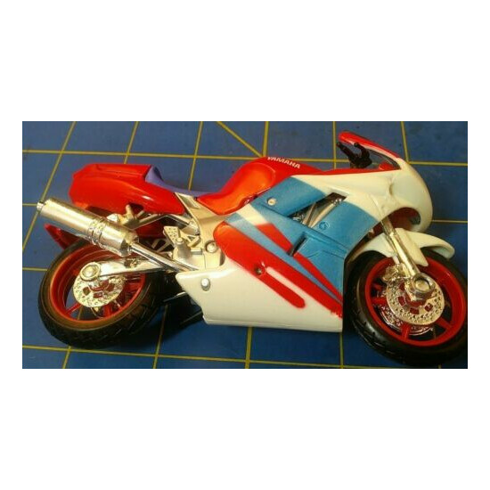 Vintage Yamaha Die Cast Motorcycle by Maisto {6}