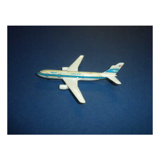 KUWAIT AIRBUS 335/795 COMMERCIAL AIRLINER Diecast Schabak Germany PLANE  {2}