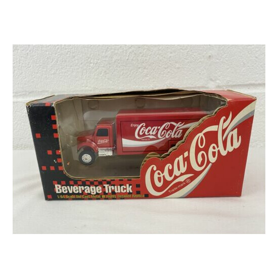 1/64 Scale Coca-Cola Beverage Truck Opening Rear Doors Rubber Tires 1994 NIB {1}