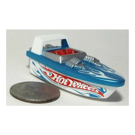 Small Mini Hot Wheels Plastic Speed Boat /Triple Outboard Engines /Blue & White {1}