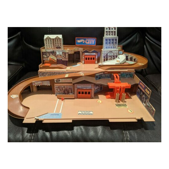 Vintage Hot Wheels City Sto & Go Playset Mattel 1979 w/ Box! Near Complete! {1}