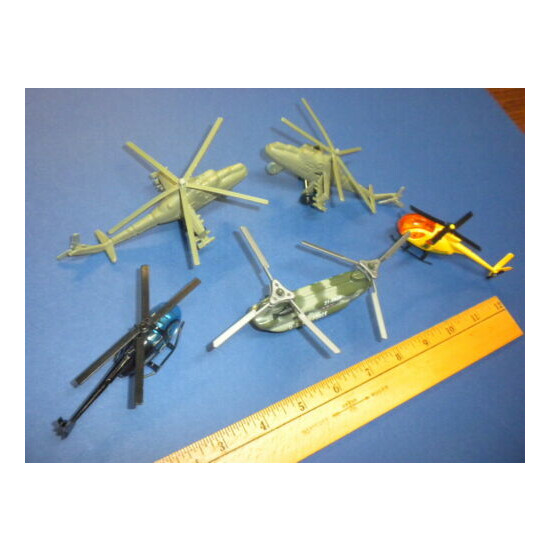 5 HELICOPTERS PLANES AIRCRAFT MILITARY AIR FORCE diecast/metal/plastic lot #2 {3}