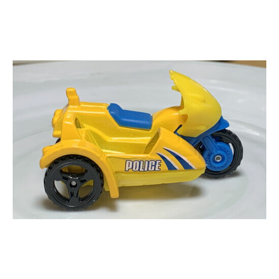Matchbox Hero City Police Motorcycle With Sidecar Yellow 1/64 Diecast Loose {1}
