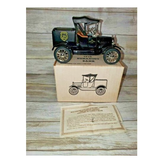 ERTL 1918 RUNABOUT BANK 1/25 SCALE New VINTAGE 1988 - #9870 - with key {1}