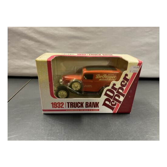 Ertl B614 1:25 Die Cast 1932 Dr. Pepper Truck Bank Sealed New NOS In Box Vintage {1}