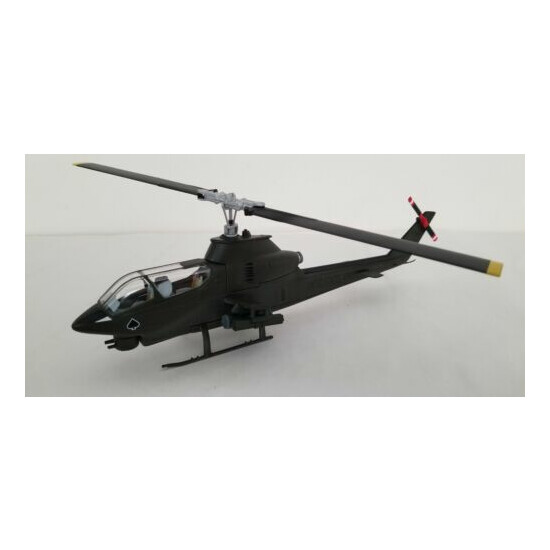 Corgi US51203 AH-1G Cobra Helicopter - US Army "Unsung Heroes" 1:48 NIB!! {1}