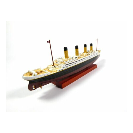 New Atlas Diecast R.M.S TITANIC 1:1250 Cruise Ship Model Boat Collection {5}