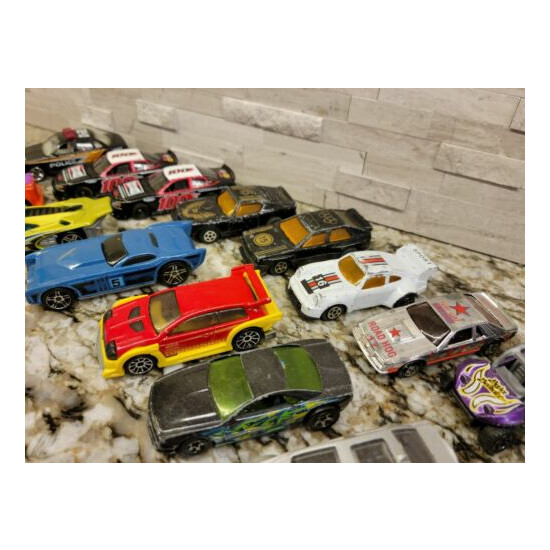18 Older Toy Cars Matchbox, Hot Wheels And Others {3}