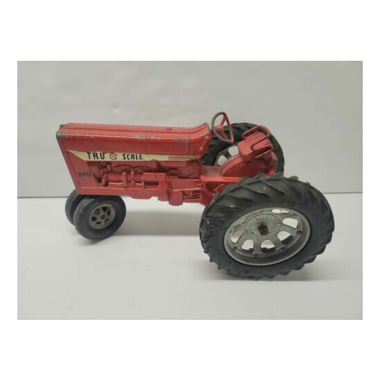 Tru Scale IH 890 Red Farm Tractor 1/16 Diecast W Rubber Tires Original Cond {1}
