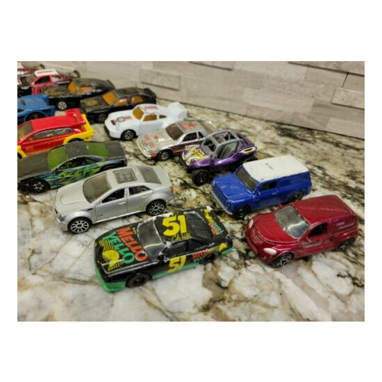 18 Older Toy Cars Matchbox, Hot Wheels And Others {2}