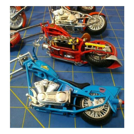 LOT of 4. 1:18 WEST COAST CHOPPERS. Joy Ride. Motorcycles. Missing parts. {2}
