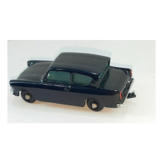 FORD ANGLIA ~ Lesney Matchbox No. 7 B3 ~ Made in England in 1961 {1}