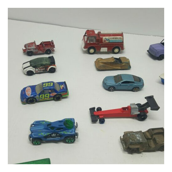 Matchbox Toy Car and misc Lot 20  {6}