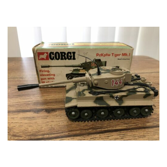 Vintage CORGI 900 DieCast Tank Wwii Pzkpfw Tiger MK 1 Great Condition {1}
