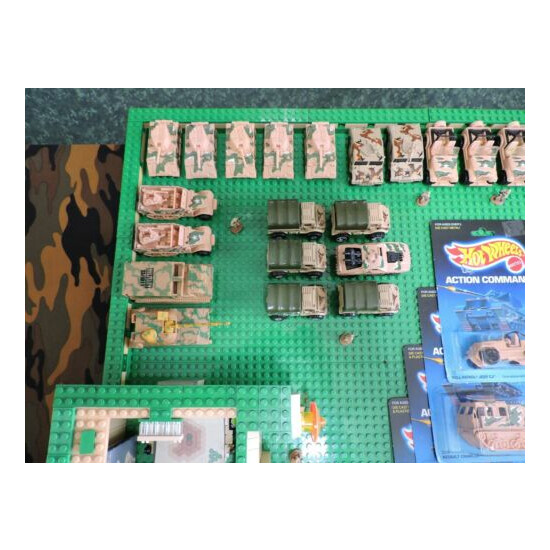 LEGO / PLUS MILITARY BASE WITH HOT WHEELS VINTAGE MILITARY VEHICLES. {3}