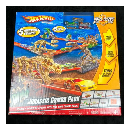 VERY RARE NEW Hot Wheels Dino Jurassic Combo Pack Trick Tracks Toy Car Set 2009 {1}